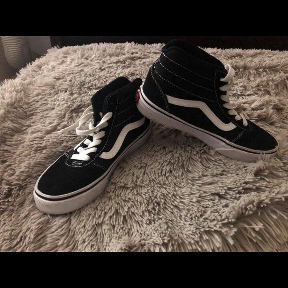 Children’s Vans size 1